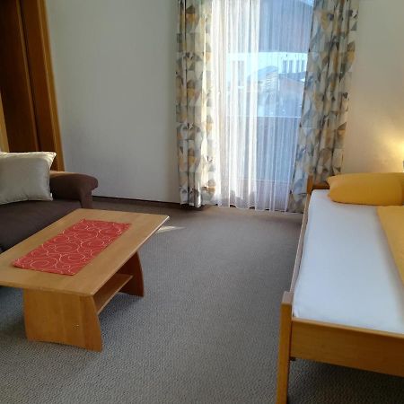 Haus Brigitte - Preise Inclusive Pitztal Sommer Card Єрценс Екстер'єр фото